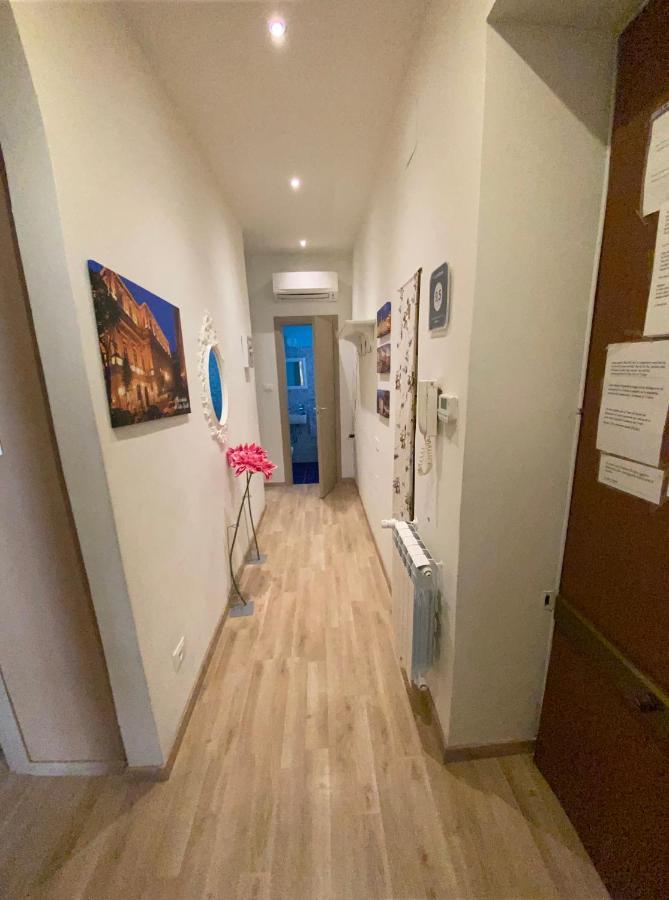 Alla Scalinata Del Teatro Rossetti Parcheggio Trieste Dış mekan fotoğraf
