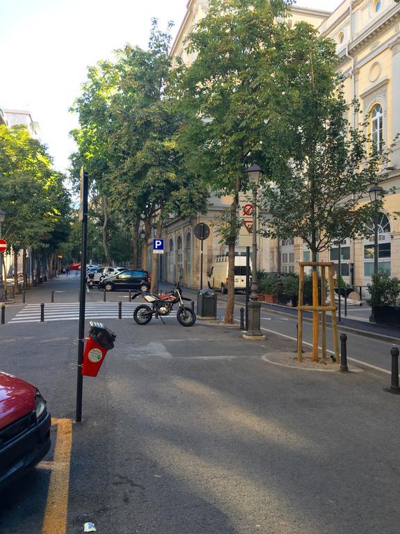 Alla Scalinata Del Teatro Rossetti Parcheggio Trieste Dış mekan fotoğraf