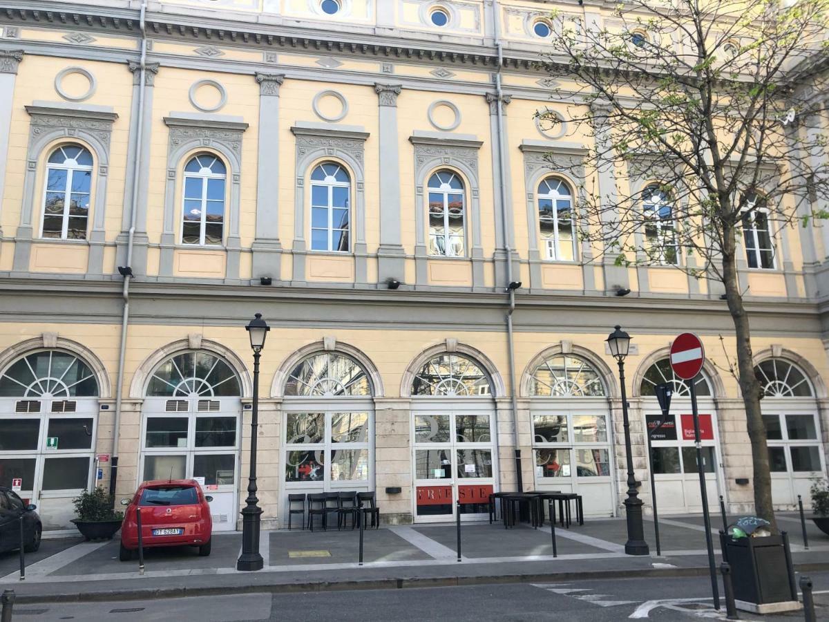 Alla Scalinata Del Teatro Rossetti Parcheggio Trieste Dış mekan fotoğraf